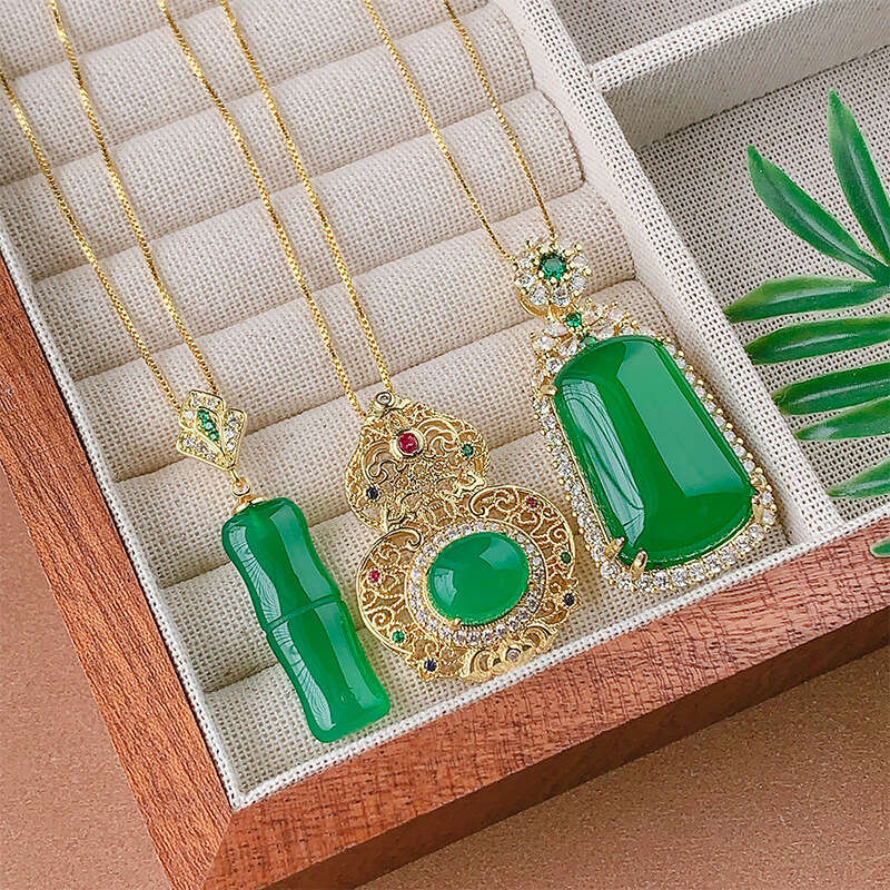 Autumn and winter new Chinese style natural green jade pulp no matter what brand, gourd by step high rise necklace, women's high-end batch