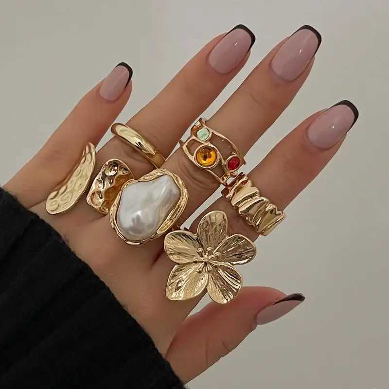 Fashion Gold Color Flower Crystal Imitation Pearl Open Ring for Women Engagement Party Gift Temperament Jewelry 2024 XJ250219