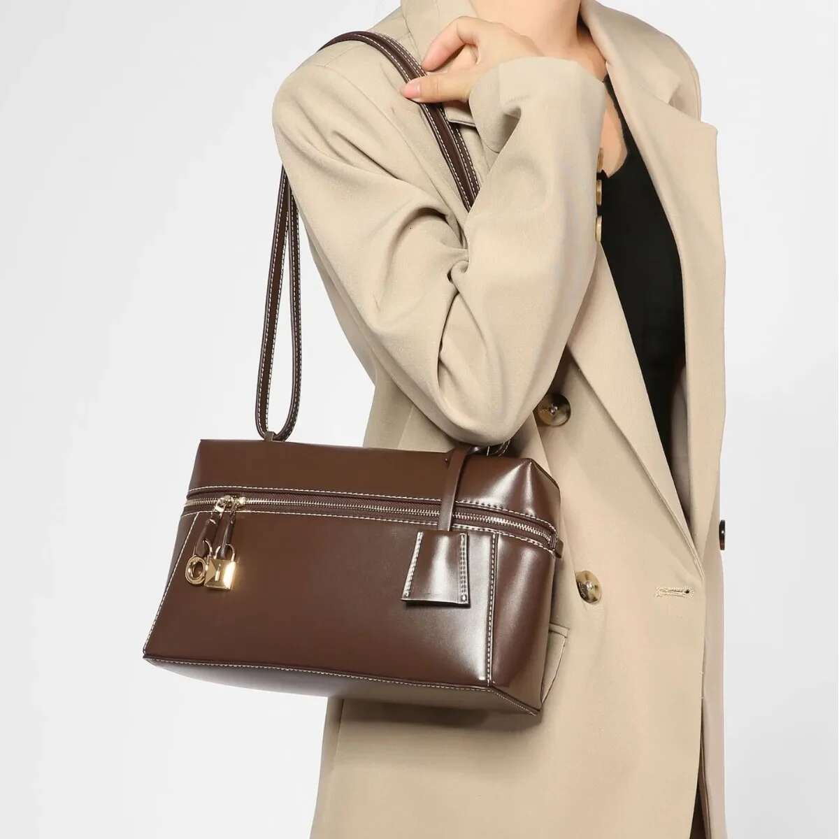 2024 Spring Summer New Nichedesign Fashionable Versatile High-End Feel Commuting Handbag Single Shoulder Slant Crossbody Bag