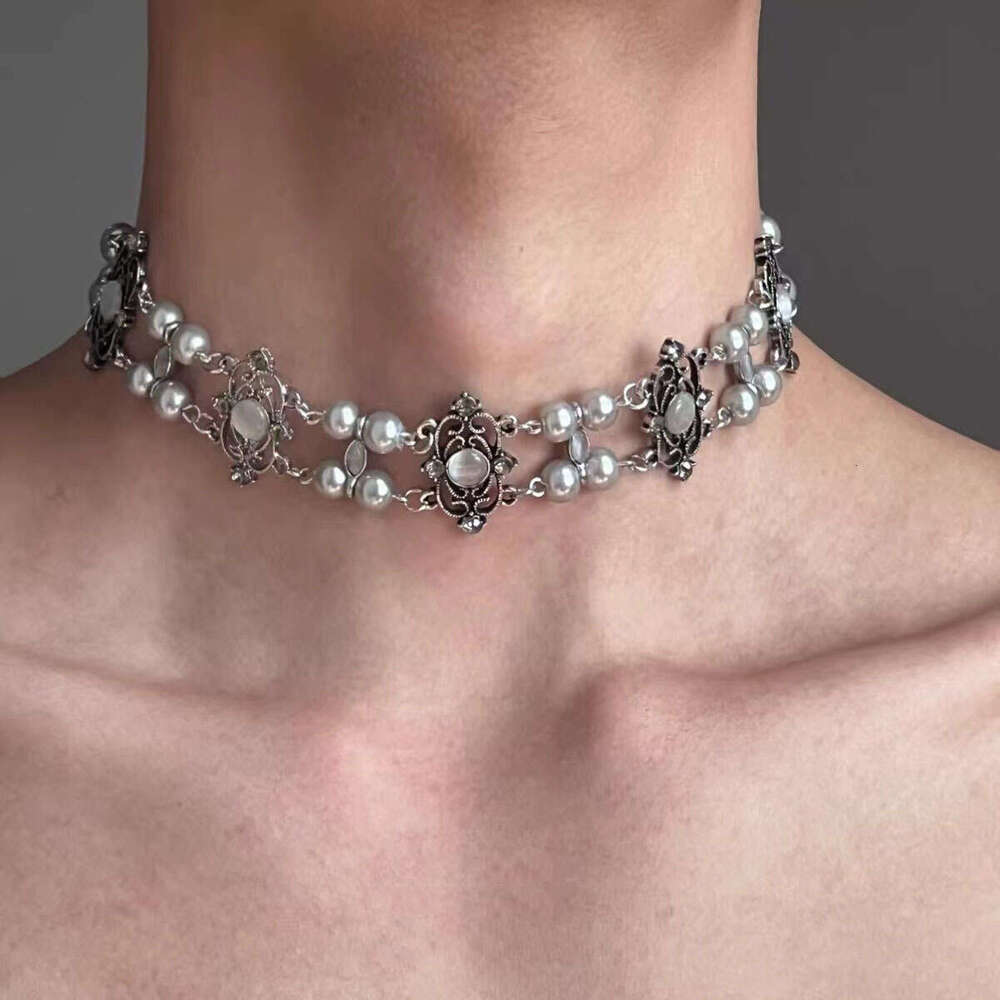 Spicy Girl Y2K Sweet Cool Crystal Pearl Necklace, Small and Design, High Grade Choker Neckchain, Collar Chain, Female