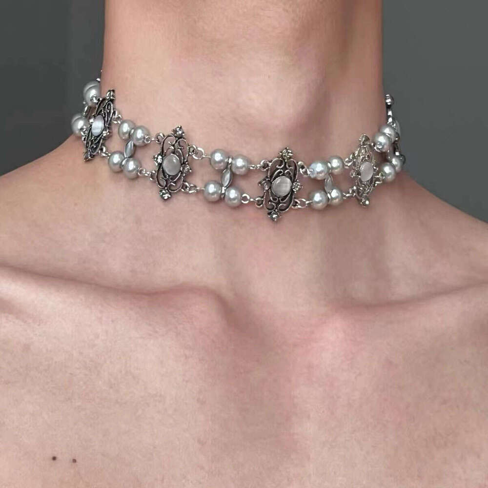 Spicy Girl Y2K Sweet Cool Crystal Pearl Necklace, Small and Design, High Grade Choker Neckchain, Collar Chain, Female