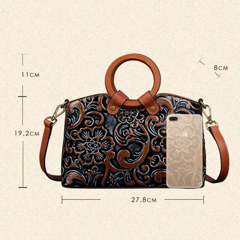 Small Women Shoulder Bag 2024 New Vintage Handmade Emed Handbag Female Genuine Leather Handbags Ladies Purse