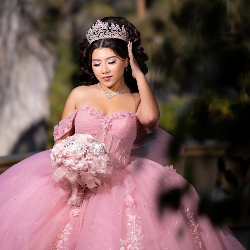 Pink Shiny Quinceanera Dresses Ball Gown Off Shoulder Appliques Lace Flower Beading Crystal Tull Sweet 16 Dress Vestidos 15 de anos