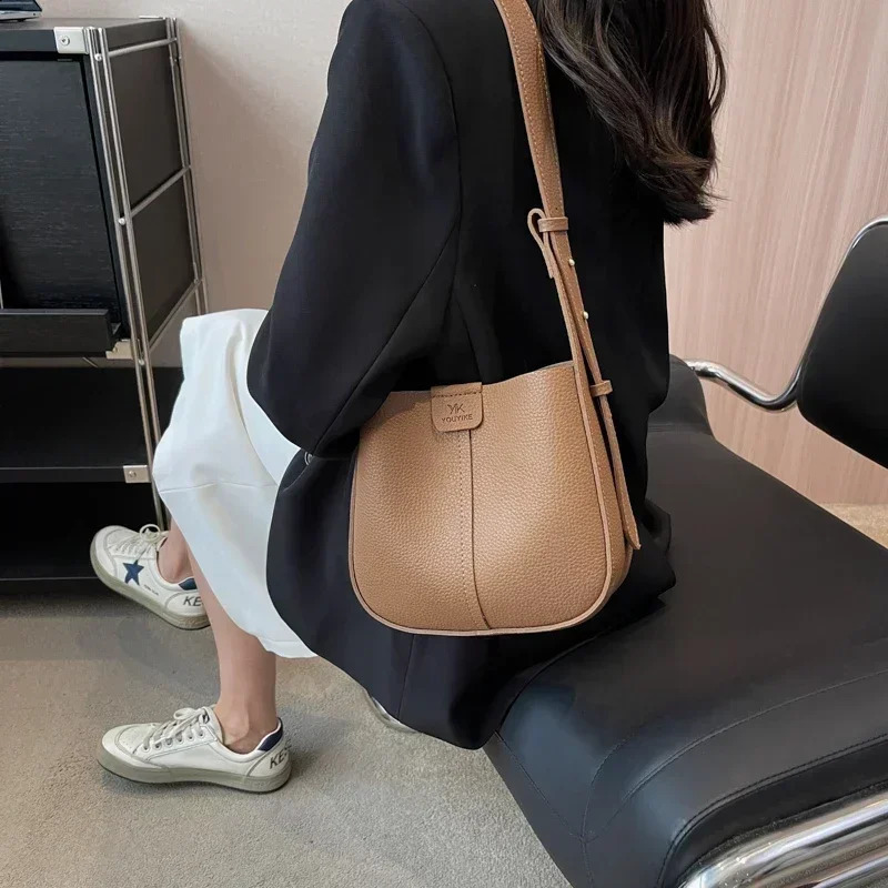 High end fashion womens cross body bag niche PU womens shoulder bag solid color bucket bag 250214