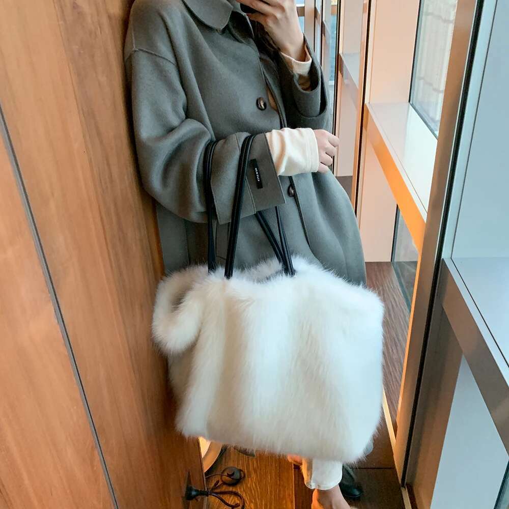 New Women Shoulder Totes Handbag Brand Party Ladies Natural Mink Fur Hand Bags Designer Evening Bag