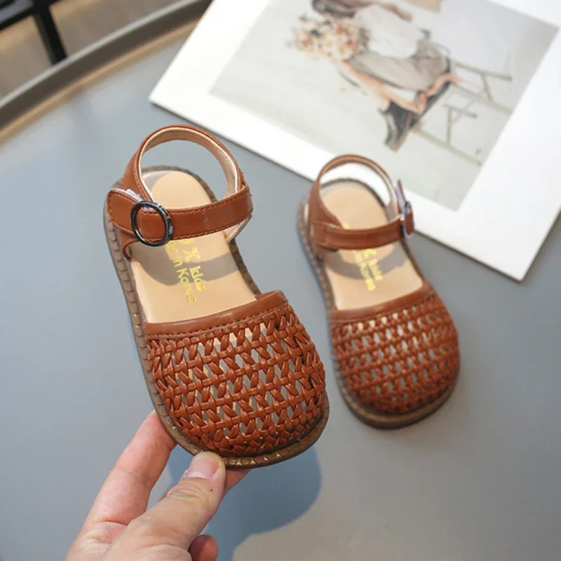 Kids Sandals for Girls Summer Princess Solid Color Cut-outs Flat Sandals Fashion Causal Children Toe-capped School Beach Sandals 250219