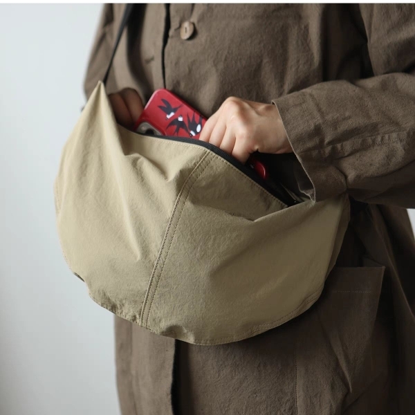 Bugu Forest Same Nylon Cloth Women's Casual Wide Strap Single Shoulder Crossbody Simple and Lightweight Moon Bag #swissmilitary