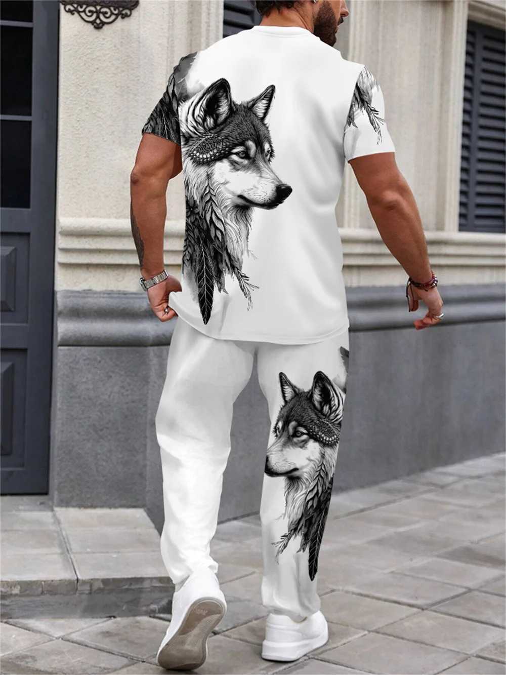 Mens personality clothing black and white Wolf head pattern two-piece set casual crew neck short-sleeved T-shirt and trousersXJ250218