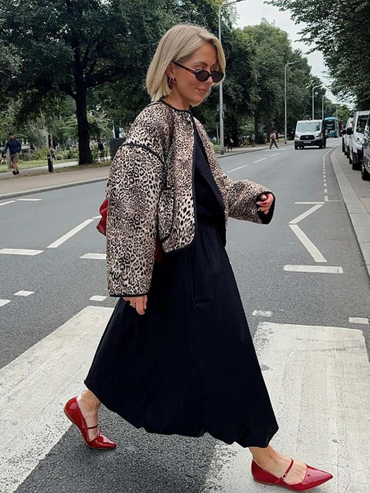 Leopard Print Women's Woolen Coat Fashion Loose O-Neck Long Sleeve Button Jackets Vintage Thick Outerwear 2025 Lady Office Coats