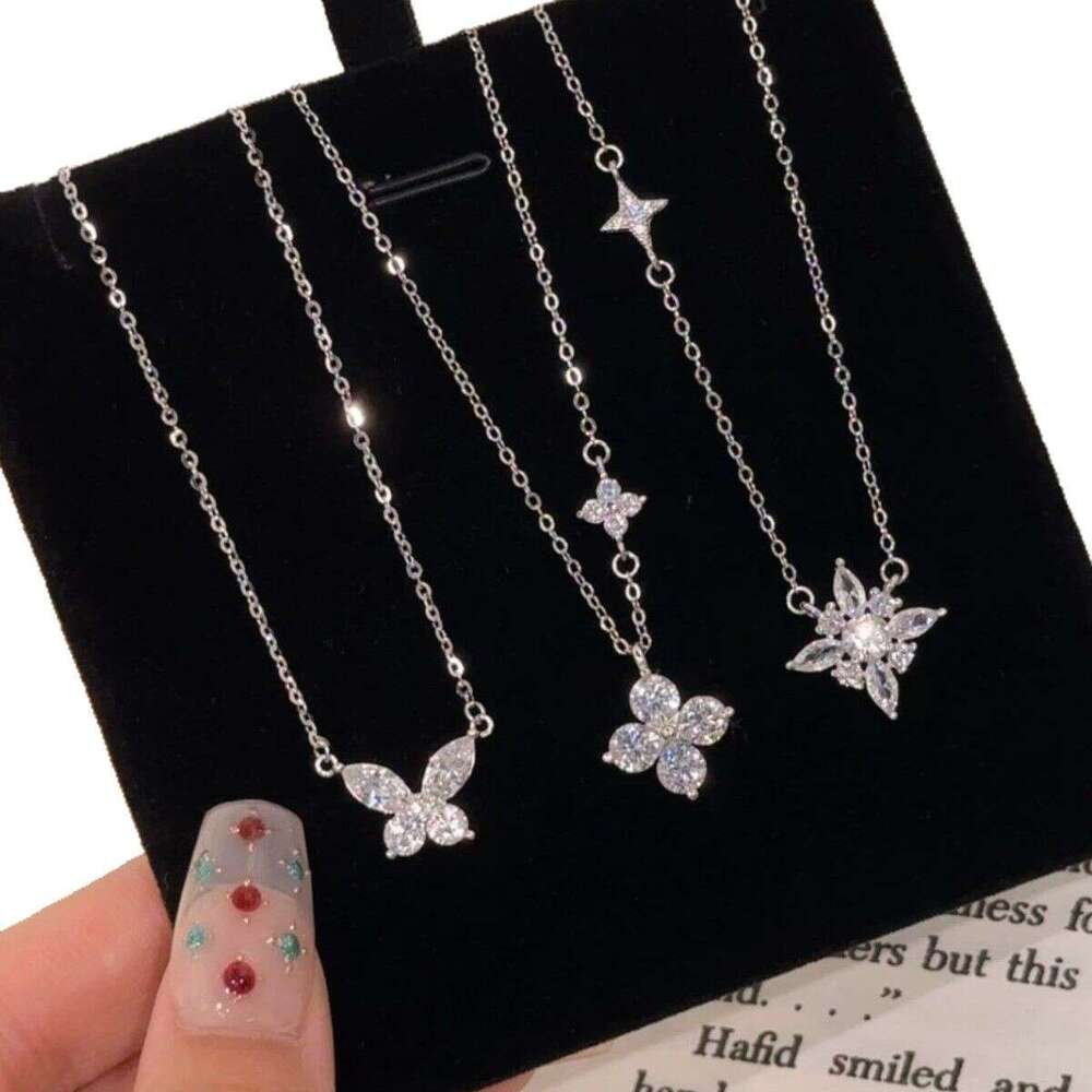 Butterfly sterg sier necklace, light , high-end feeg, lucky clover zircon collarbone chain, heart pendant