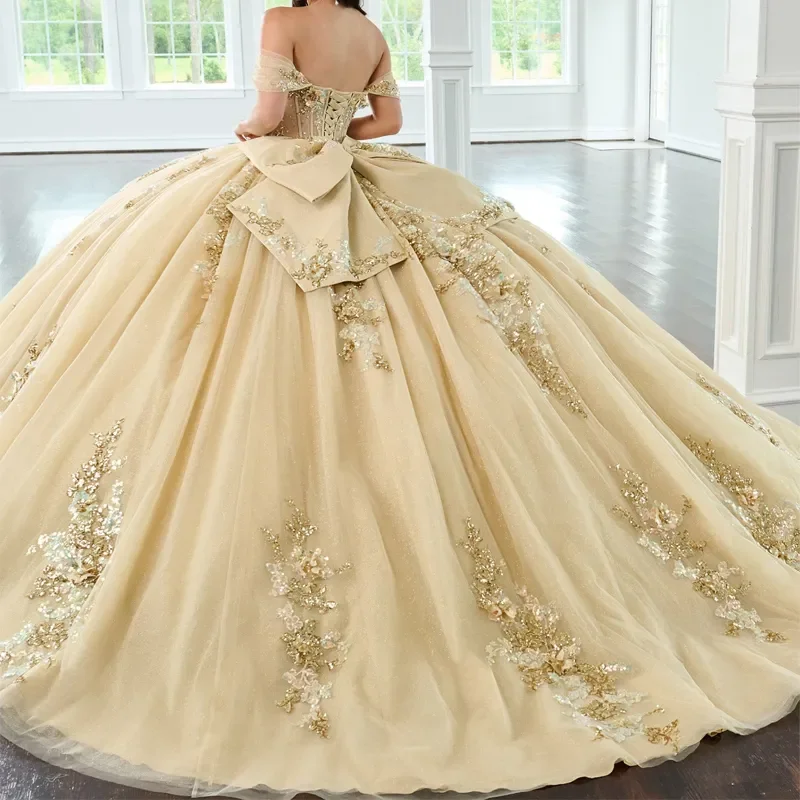 Champagne Princess Quinceanera Dresses With Bow Back Off Shoulder Puffy Ball Gown Sweet 16 Dress Appliques Lace Beaded Sweetheart Vestido De 15 Anos
