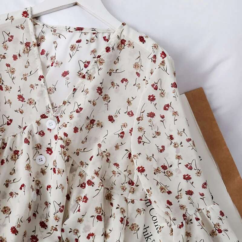 Fragmented Wer Shirts Spring New V Neck Top Bubble Flare Sleeve Shirt