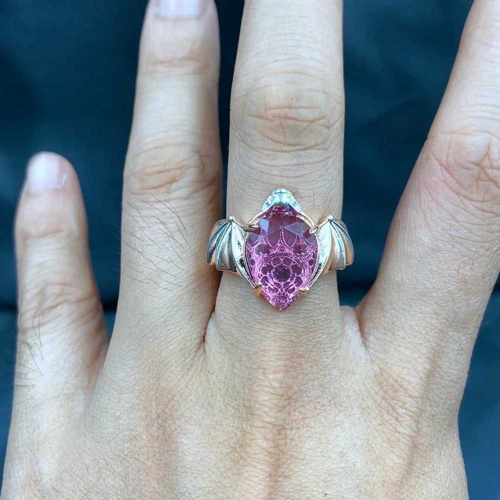 New Trendy Gothic Vintage Bat Finger Rings Inlaid Water Drop Shape Zircon Rings For Women Fashion Party JewelryXJ250219
