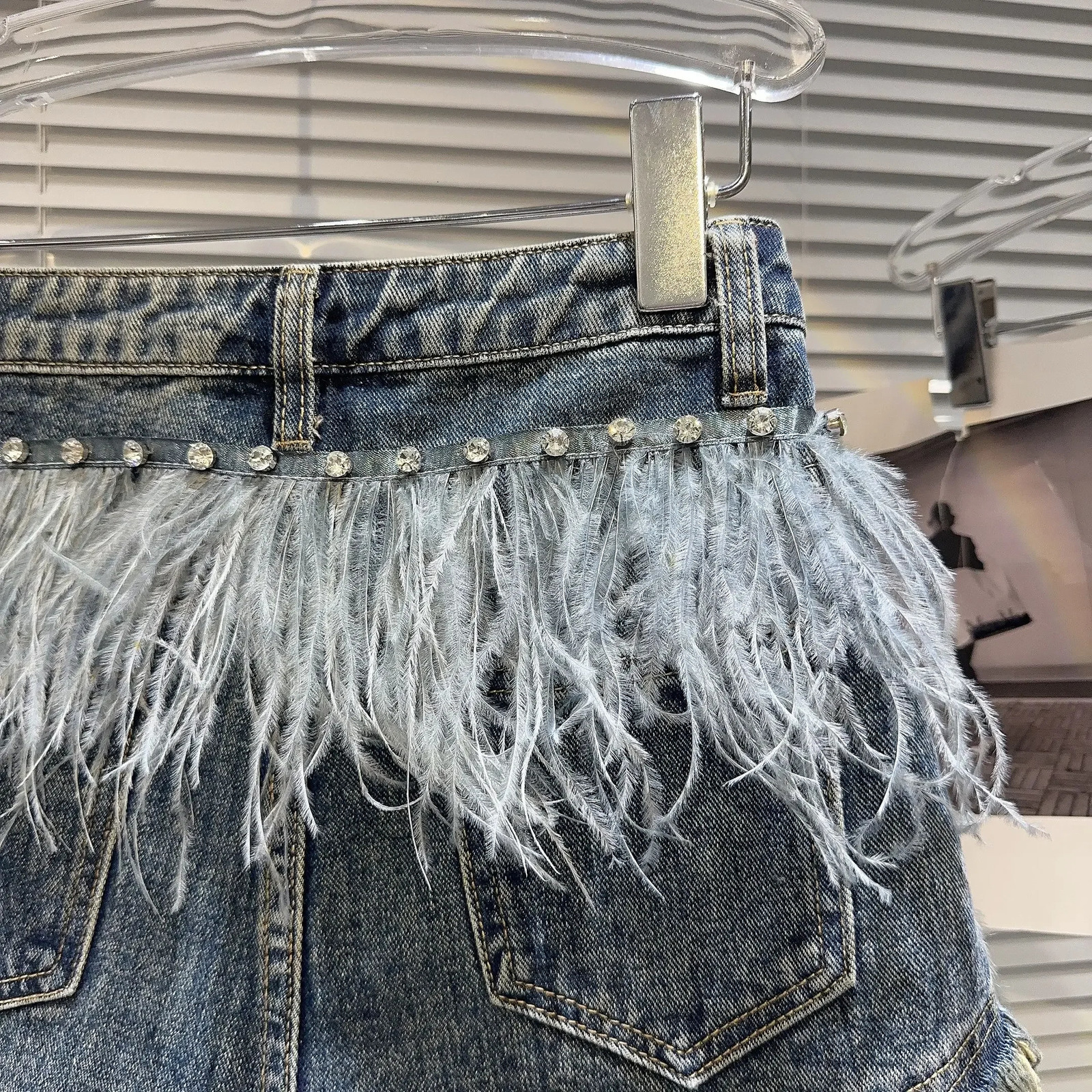 Autumn Collection Rhinestone Embroidered Beadings Feathers Tassel Vintage Blue Denim Shorts Women Short Jeans 250217