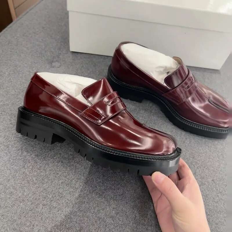 Spilt toe lace up women loafers fashion dress shoes