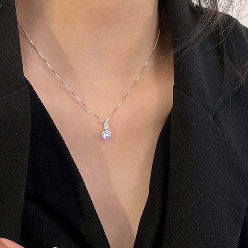 Shiny Moissanite Necklaces for Women Zircon Water Drop Pendant Clavicle Chain Necklace Valentines Day Gift Wedding Jewelry