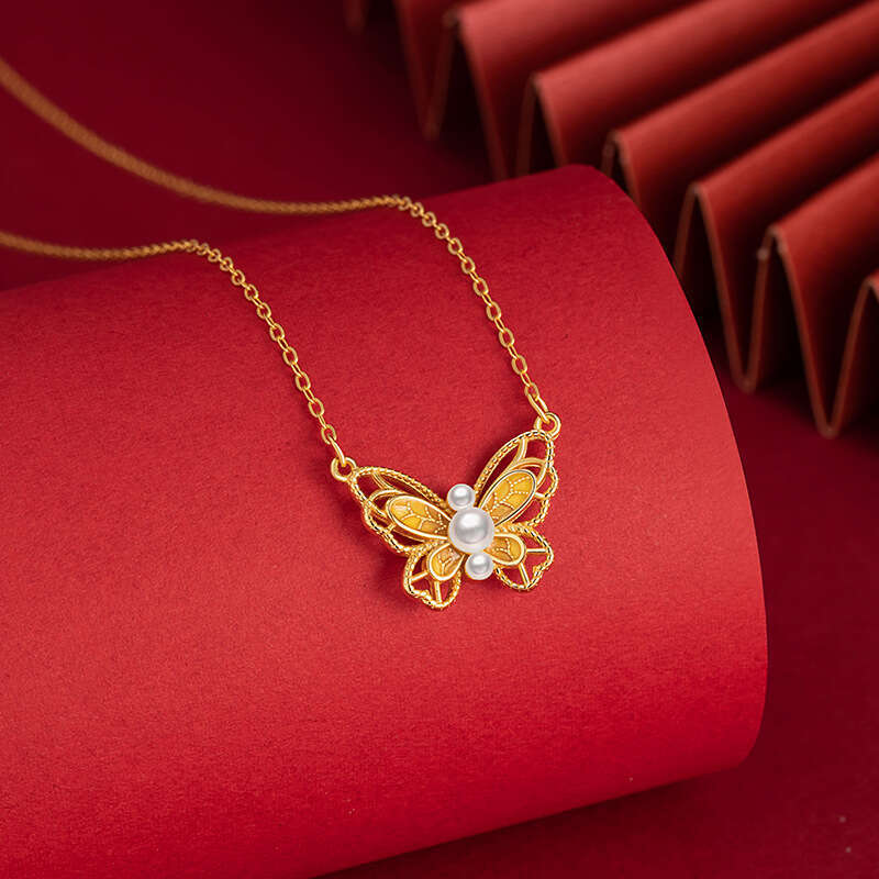 Butterfly sterg sier necklace, female niche design, light , Shijia pearl collarbone chain, ins style hollow pendant