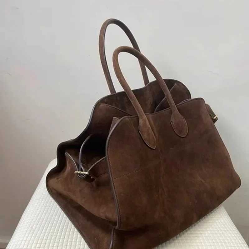 Ladies New Autumn Winter Tote Bag High-end Feel Niche Design Large Capacity Vintage Cmute Handbag 2024 Wen Shoder Bags Z250219