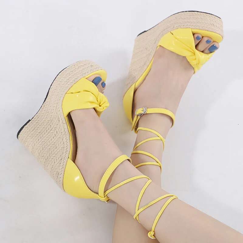 Fashion Solid Platform Wedges Sandals Women Design Buckle Strap Cane Weave Summer Peep Toe Ladies Shoes