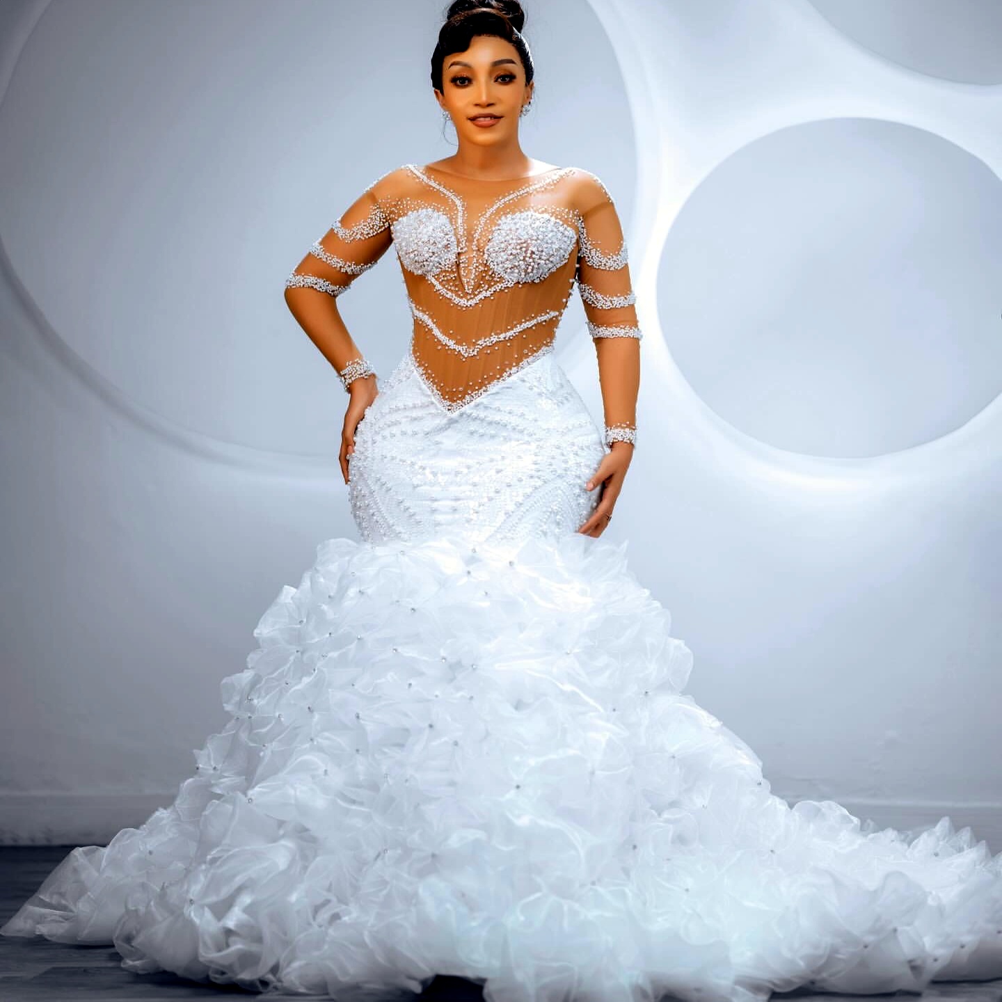 2025 Arabic Aso Ebi Plus Size White Wedding Dress Beaded Pearls Fulle Sleeves Organza Detacghable Train Bridal Gowns Dresses ZJ567