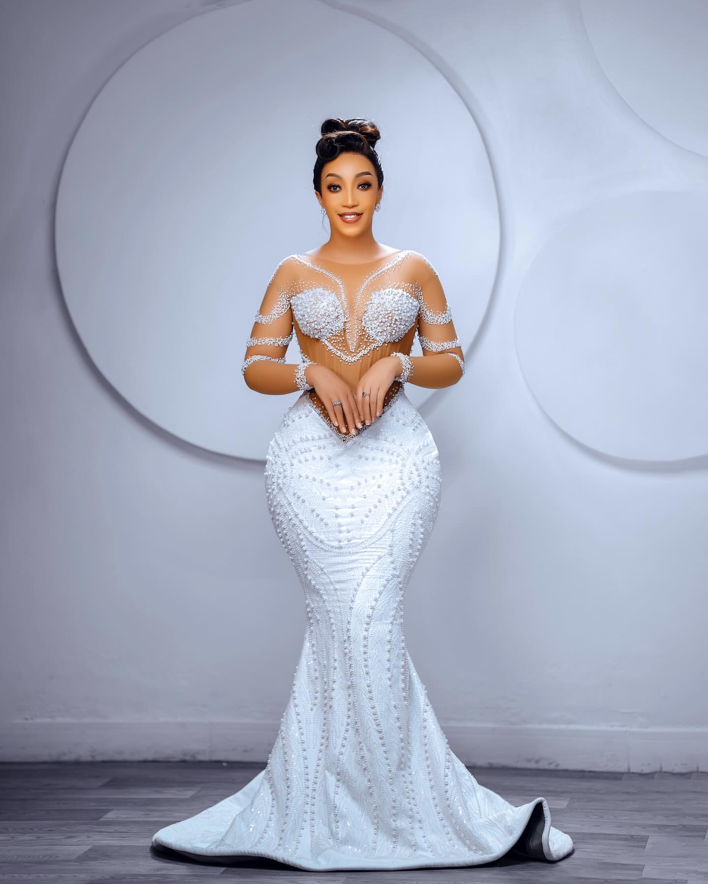2025 Arabic Aso Ebi Plus Size White Wedding Dress Beaded Pearls Fulle Sleeves Organza Detacghable Train Bridal Gowns Dresses ZJ567
