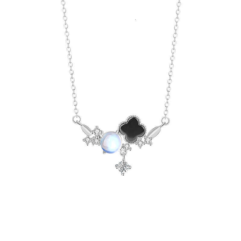 Lucky Clover sterg sier necklace for women, fashionable and versatile, black agate collarbone chain, ins style wer pendant