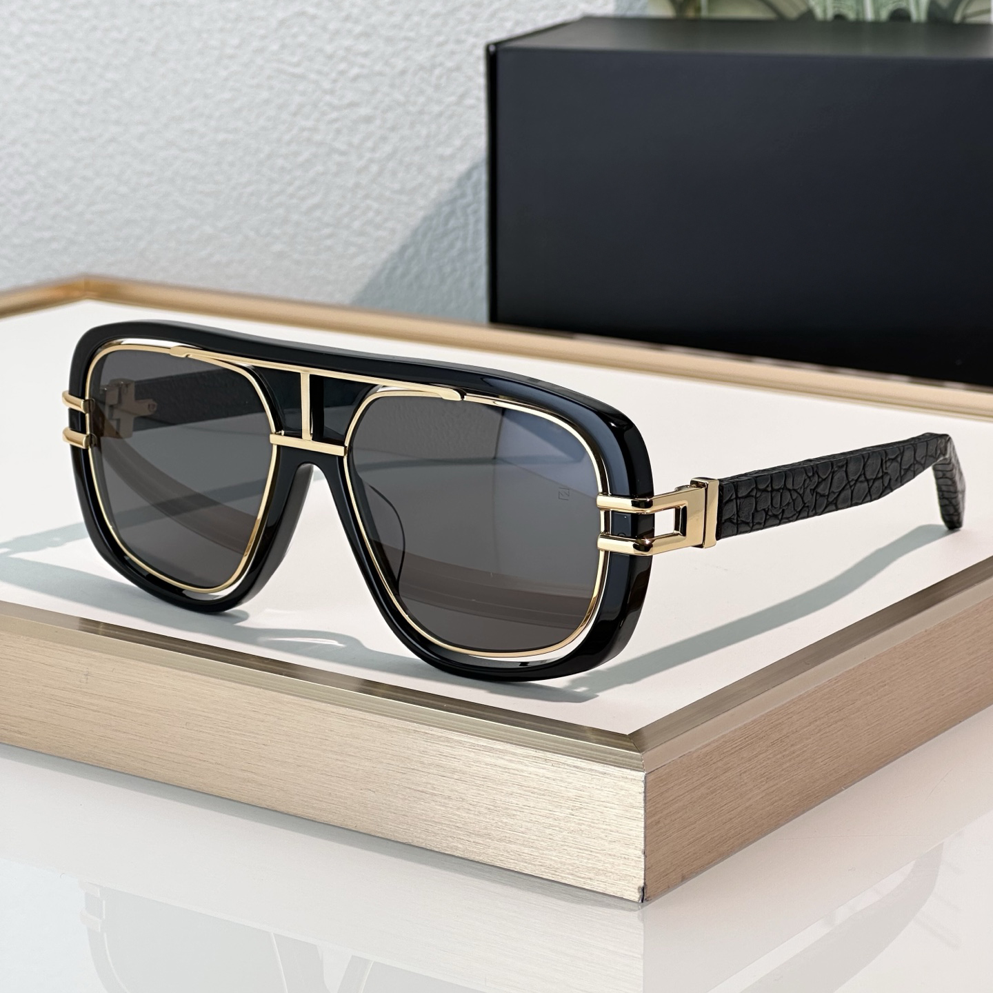 Sunglasses For Men Women Fashion EB 07 Summer Designer Stylish High Street Catwalk Style Anti-Ultraviolet UV400 Plate CR39 Square Full Frame Glasses Random Box