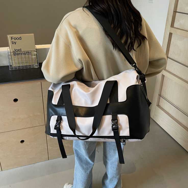 Travel bag men's business trip handbag large capacity short distance travel bag sports luggage bag fitness bag One Shoulder Messenger Bag 250115