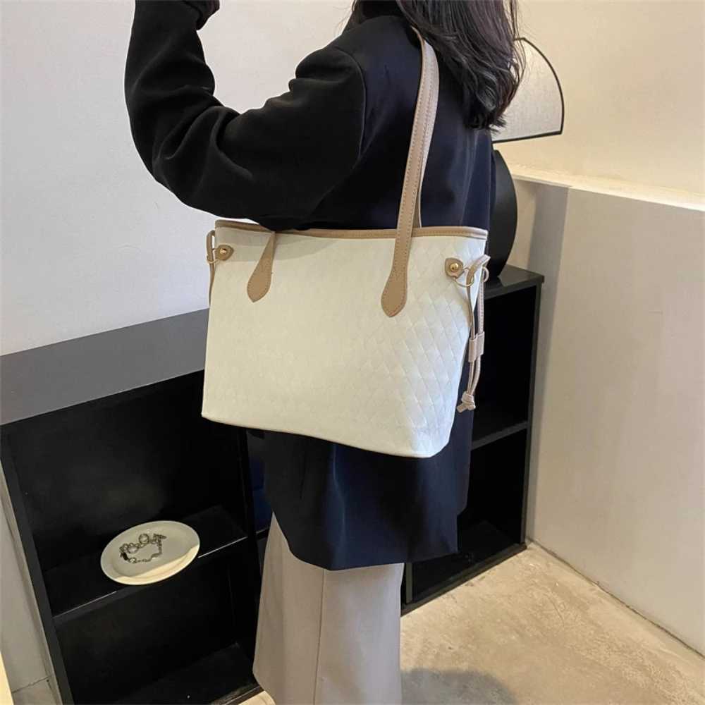 2024 New High End Fashion Versatile Class Commuter Bag Single Shoulder Underarm Large Capacity Bag Womens BagC250218