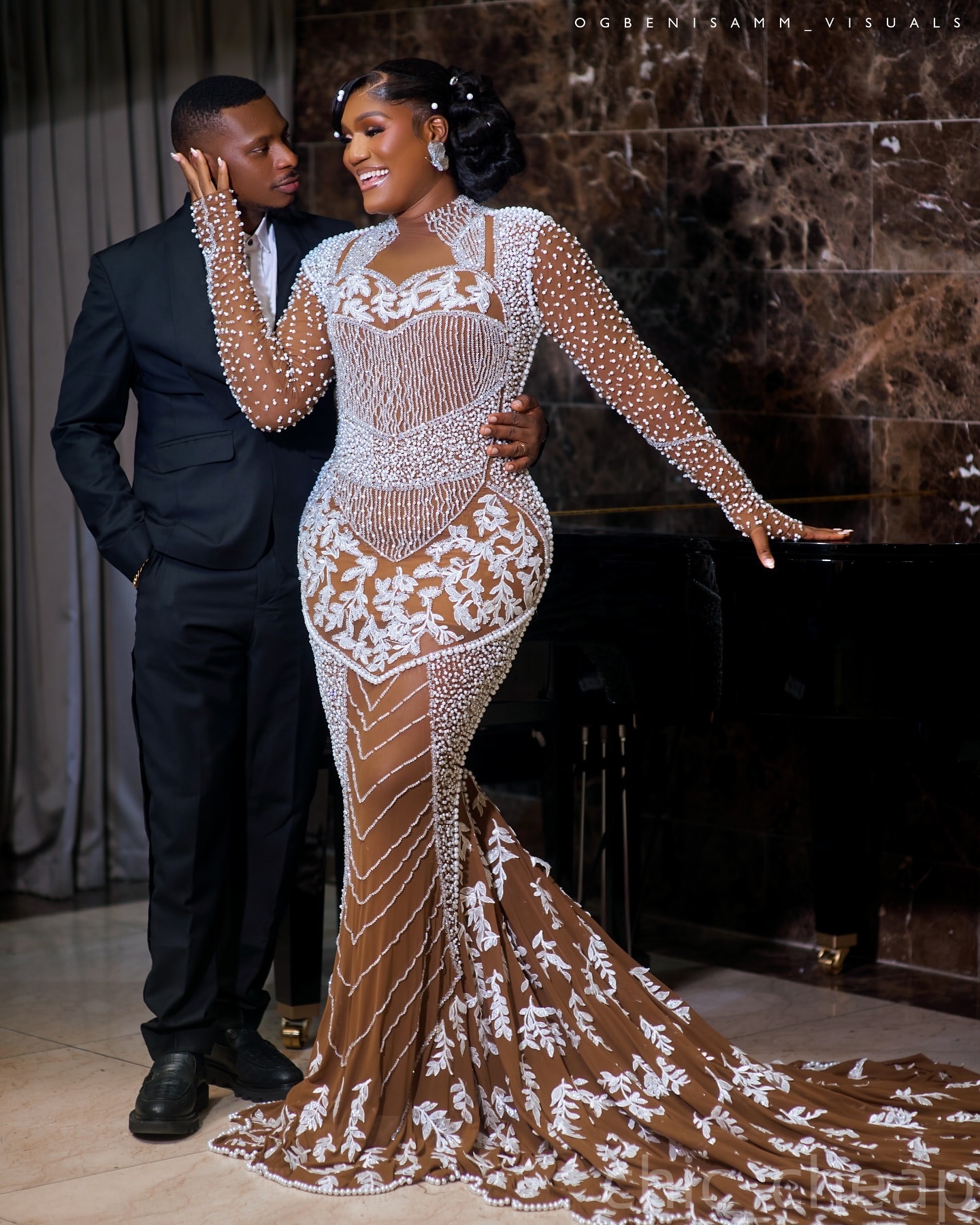 2025 Arabic Aso Ebi Plus Size White Illusion Lace Wedding Dress Pearls Beaded Crystals Full Sleeves Vintage Bridal Gowns Dresses ZJ0465