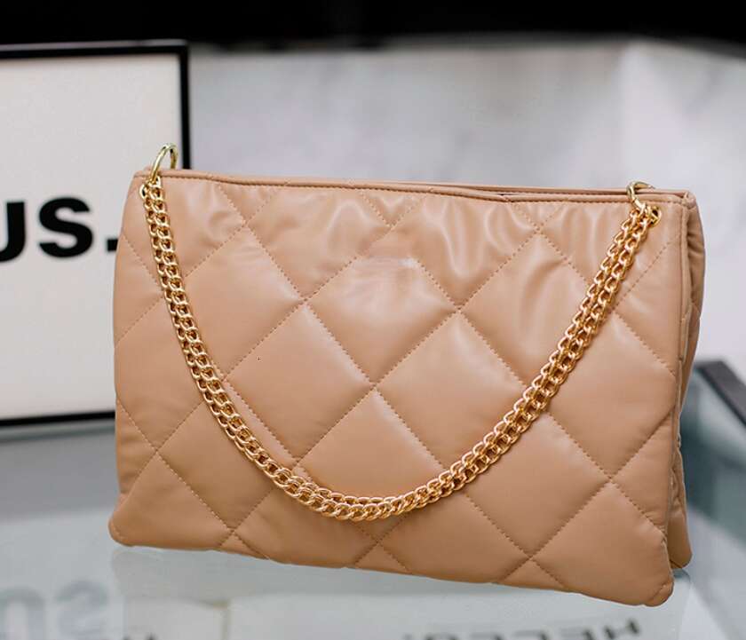 Large Capacity Dia Grid Women's New High-End Commuting Bag, Popular Wide Shoulder Strap Diagonal Cross Bags