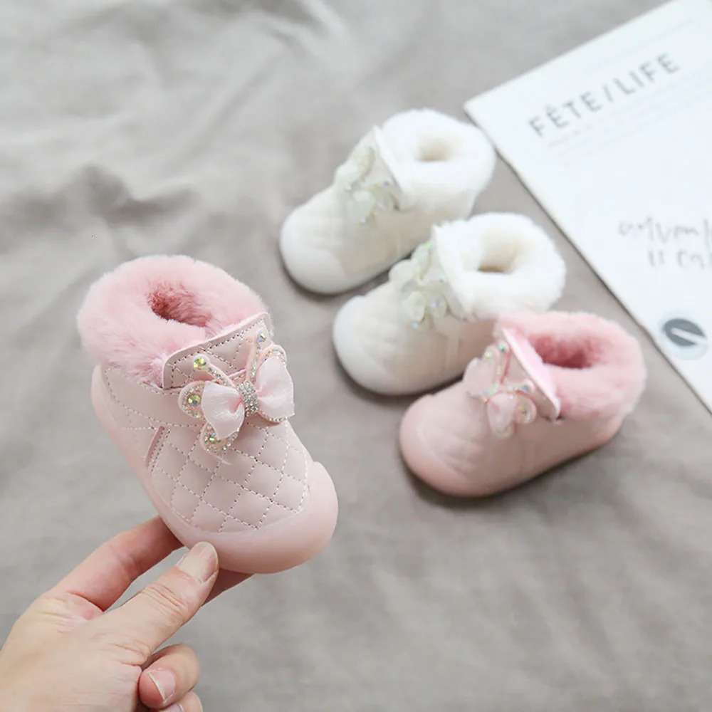 Winter Plush Toddler Shoes For Baby Girls Rhinestone Butterfly Princess First Step Footwear Thick Warm Cotton Shoes For Infant 250219