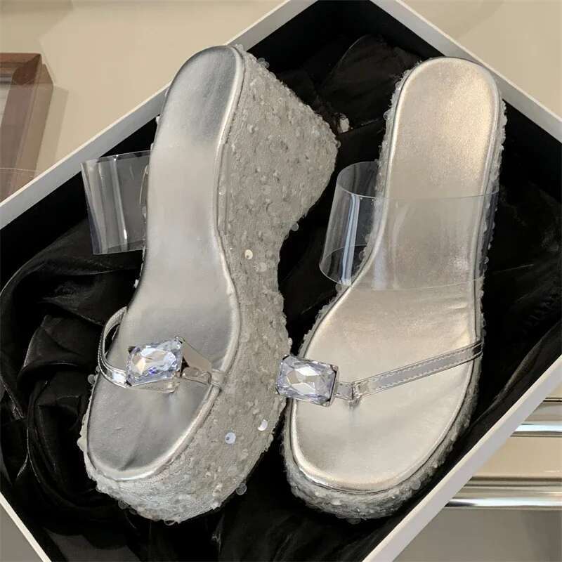 Designer Crystal Sequin Cloth Platform Wedge Slippers Women Street Style Clip Toe High Heels Banquet Summer Shoes