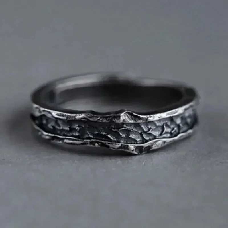 1 Pair New Trendy Abyss Couple Ring Simple Personality Cold Wind Ring Retro Old Student Men and Women Couple Ring Jewelry GiftXJ250219