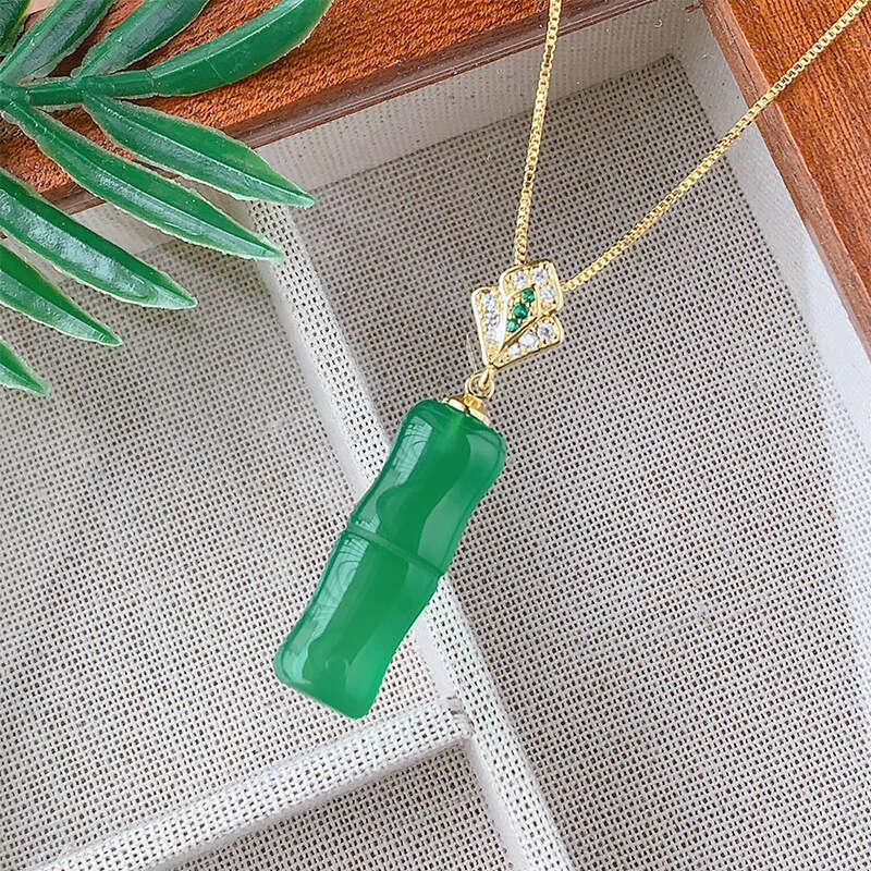 Autumn and winter new Chinese style natural green jade pulp no matter what brand, gourd by step high rise necklace, women's high-end batch