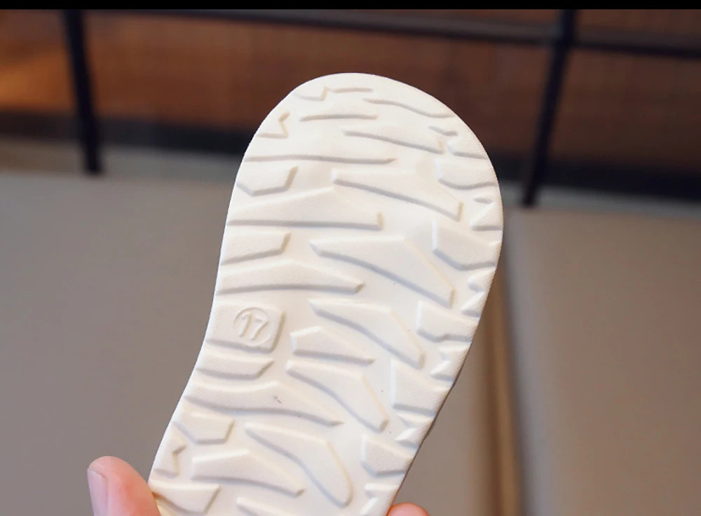 Boys Korean style sports sandals with anti slip soft soles summer childrens shoes beach sandals 250219