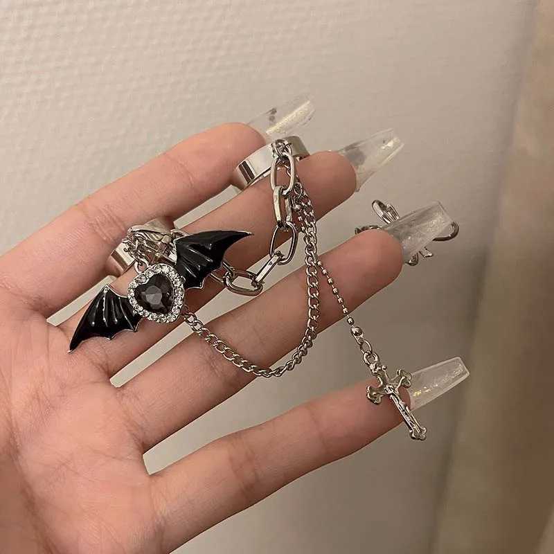 Punk Gothic Black Bat Wing Cross Chain Rings for Men Women Hip Hop Crystal Heart Cross Irregular Double Finger Rings JewelryXJ250219