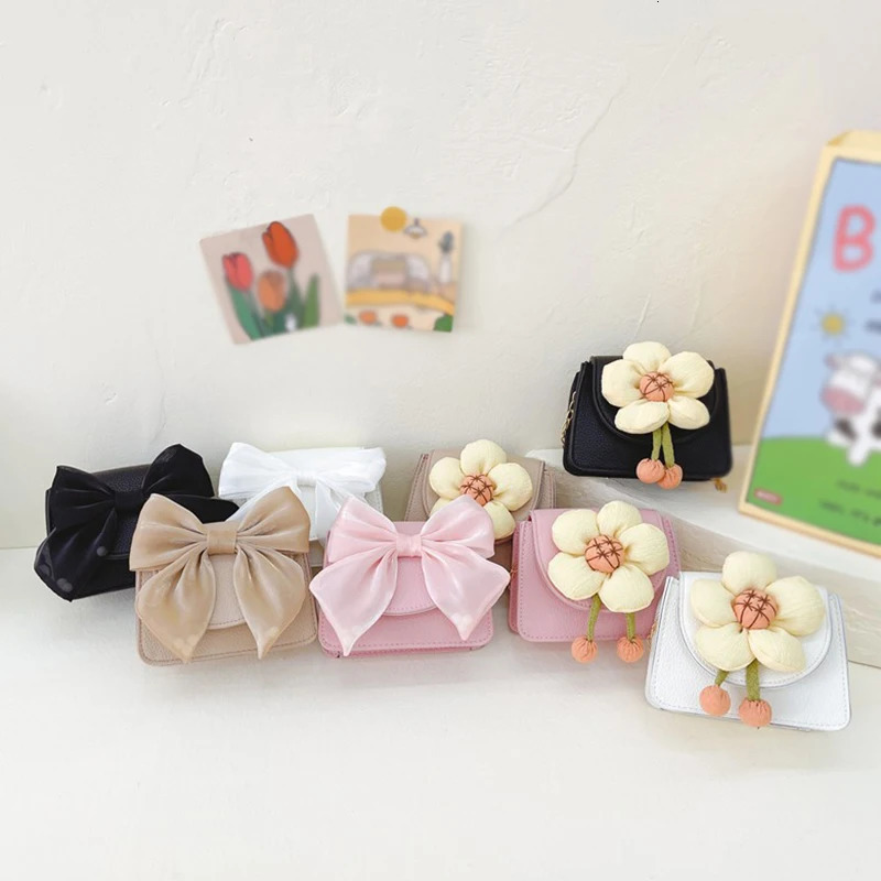 Kids Purses Cute Bow Straw Shoulder Bags Baby Girls Mini Crossbody Bag Cute Little Girl Small Coin Pouch Princess Kids Messenger 250219