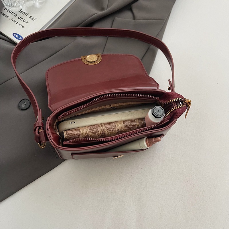 Fashion saddle 2025 new casual commuting crossbody shoulder bag, female niche design bag #swissmilitary