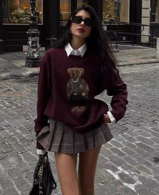 Autumn/Winter Women's Embroidered Round Neck Slim Fit Sweater Cartoon College Style Knitted Sweater Top