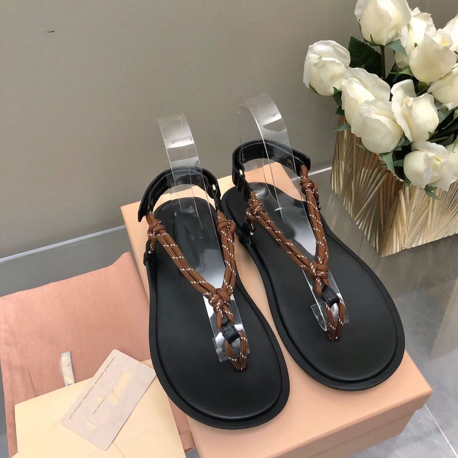 Casual Flat heel sandal slides women's flip-flops Rope Beach sandals for womens Luxury designer rhinestone flats shoes Travel Vacation shoes