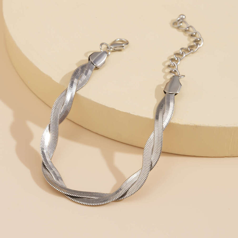 Cool sexy single layer winding snake bone with a simple and elegant woven metal necklace accessory