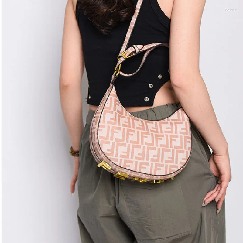 Totes 25cm Korean Version Of French Bag Ladies Shoulder Crescent Fashion Handbag Girl Holiday Gift.