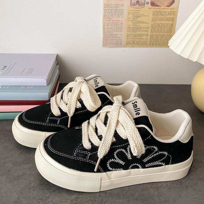 Canvas Women's Designer Shoes Multifunctional Embroidered Casual Flat Shoes Black Breathable Women's Spring And Autumn Single Shoes Fashiona