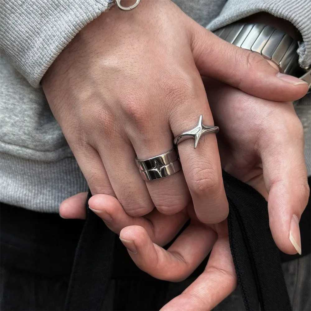 Fashionable retro silver star shaped ring suitable for romantic punk gothic couple rings holiday party jewelry accessories X250220