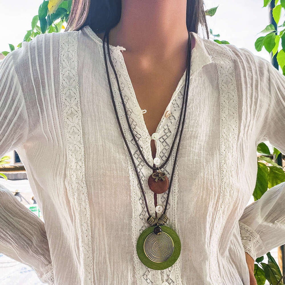 Round wood piece necklace, versatile for women, ethnic style, long beaded wax thread sweater chain, couple accessories