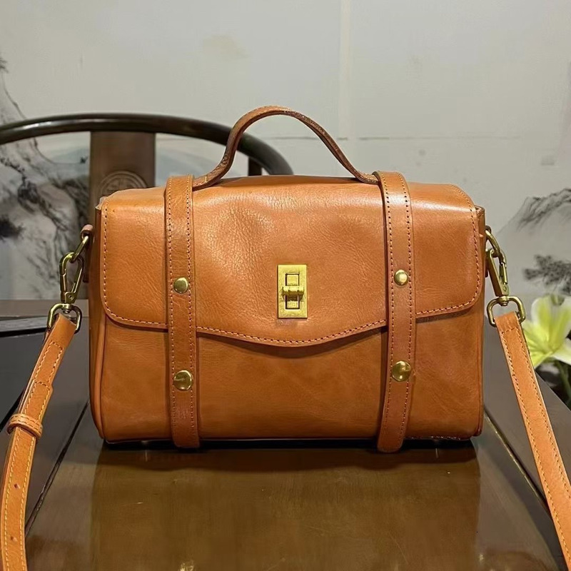 Tree Ointment Genuine Leather Mailman 2024 Autumn And Winter New Style Hand-Held Shoulder Crossbody Bag Fashionable Daily Commuting