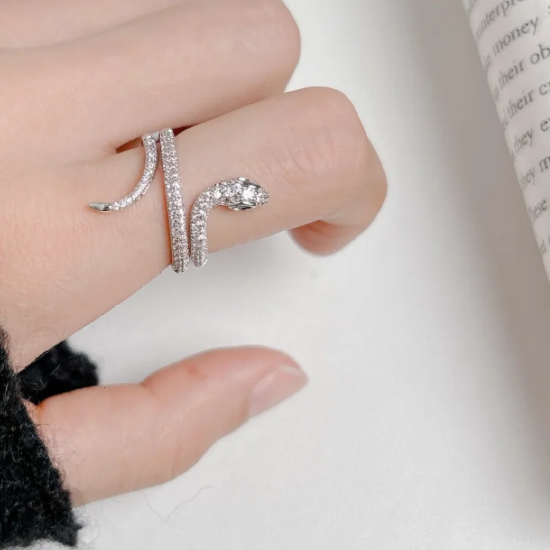 Snake Year Style Rhinestones Snake Adjustable Ring for Women Finger Rings Fashion Gift Jewelry 250220