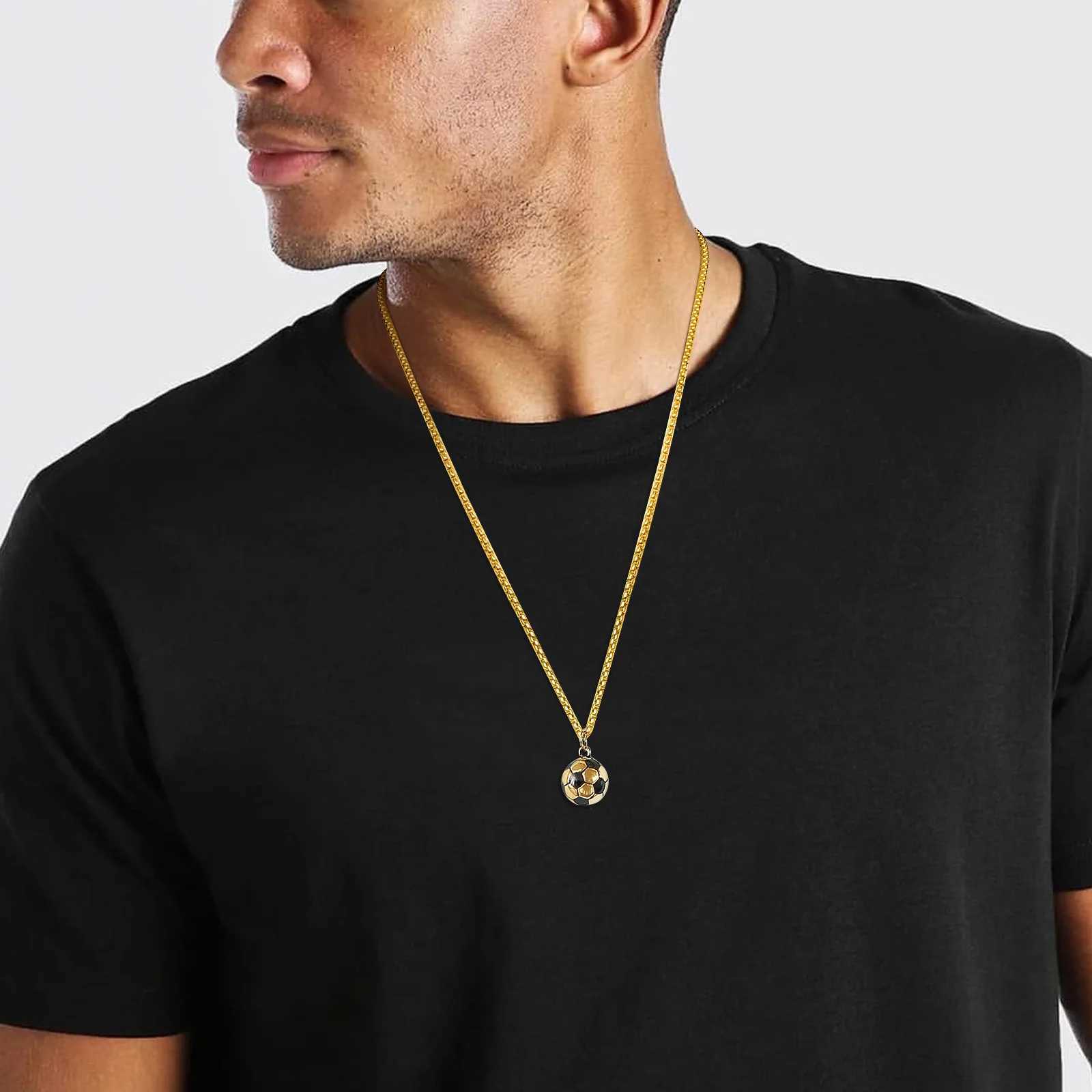 Vnox 3D Football Necklaces for Men Solid Stainl Steel Casual Scoocer Pendants Sports r Boys GiftsXJ250219