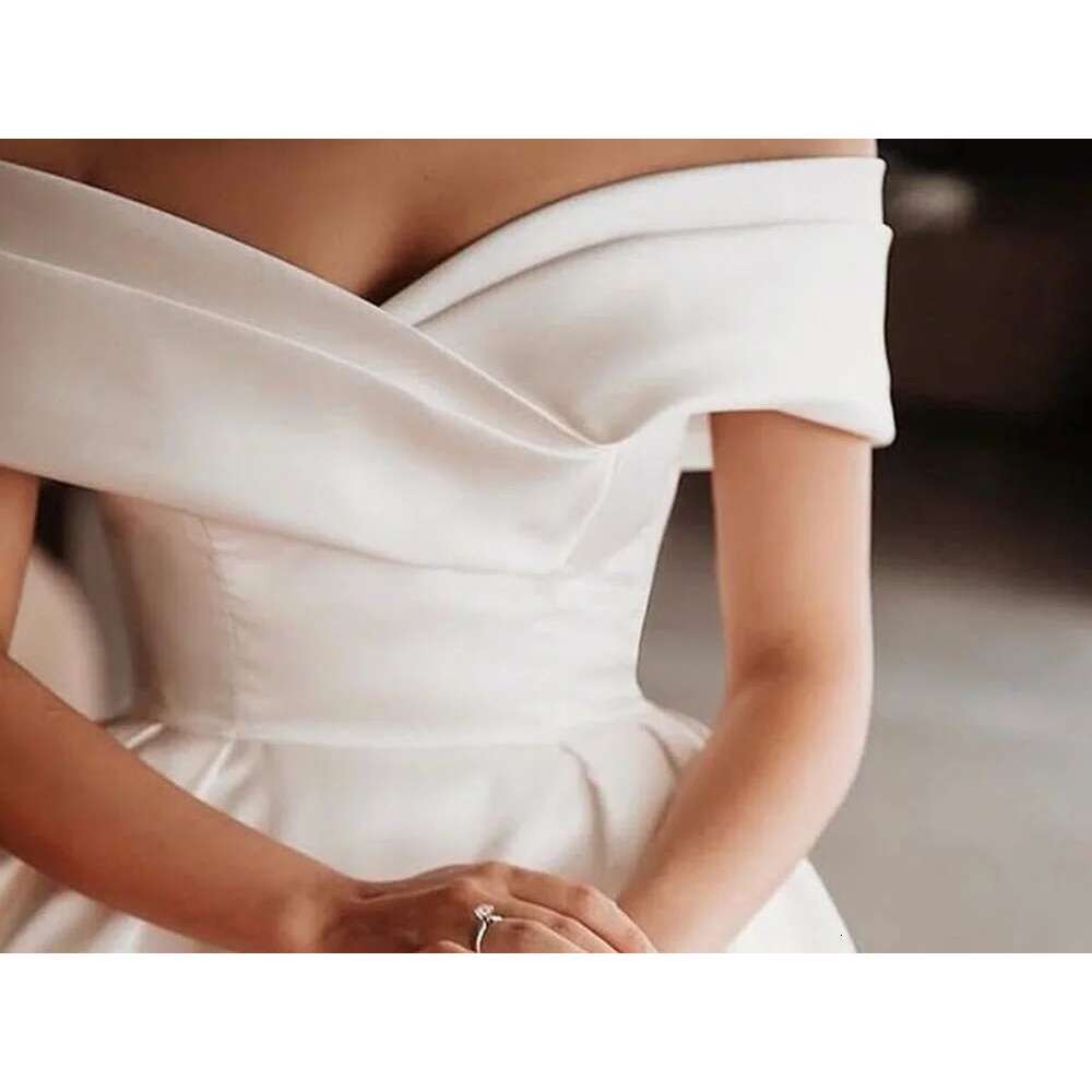 Modern Satin Wedding Dresses Simple Elegant Bridal Gowns Off the Shoulder Buttons Bride Ball Gown Vestidos De Noiva Customized